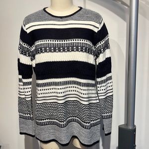 BRAND NEW detailed knit sweater